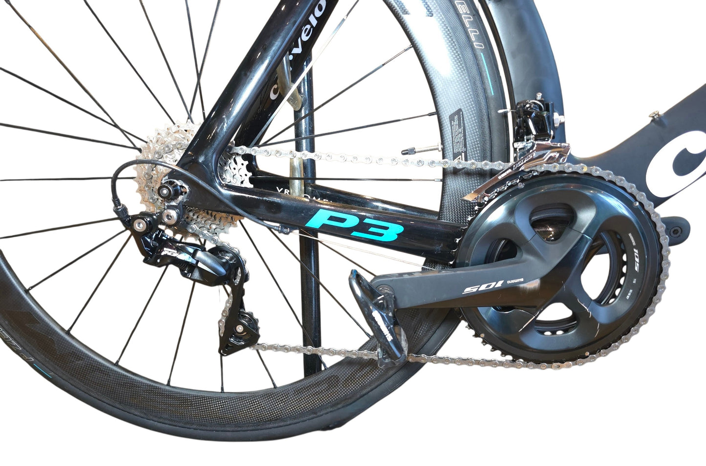 Bicicleta TT (Triatlón) Semi-nueva Cervélo P3 color Blanca/negra/azul. Talla 58